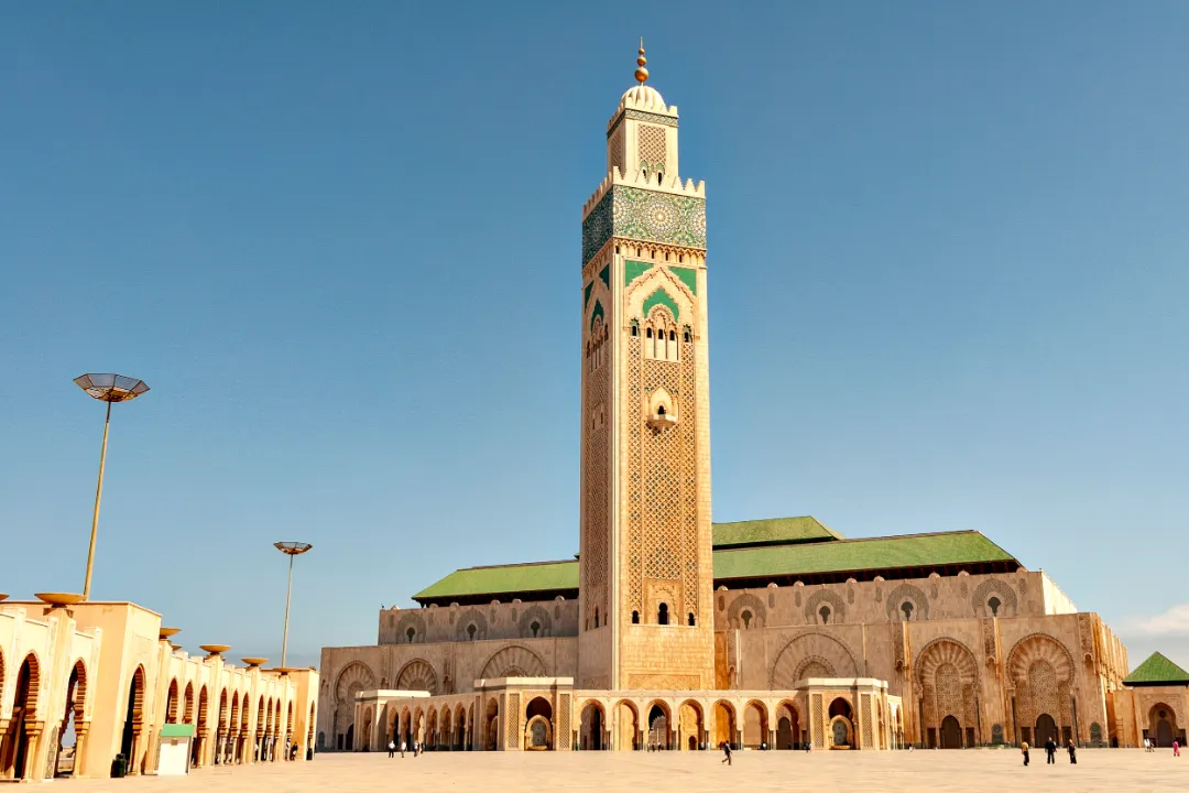 Hassan II Mosque on Casablanca’s coastline – top architectural highlight on Morocco private guided tours
