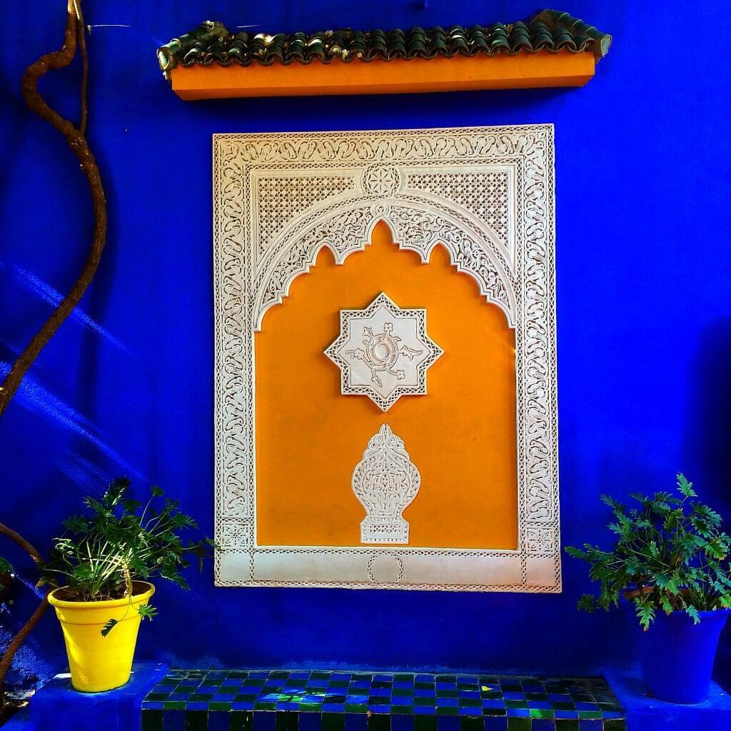 Blue indigo Moroccan wall colors — private Sahara desert tour